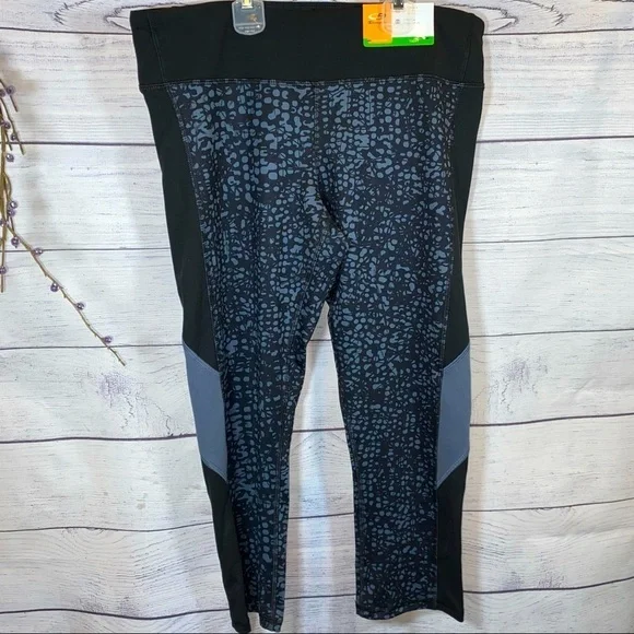 Champion, Pants & Jumpsuits, Champion C9 Duo Dry Slate Blue And Black  Capri Leggings Size L